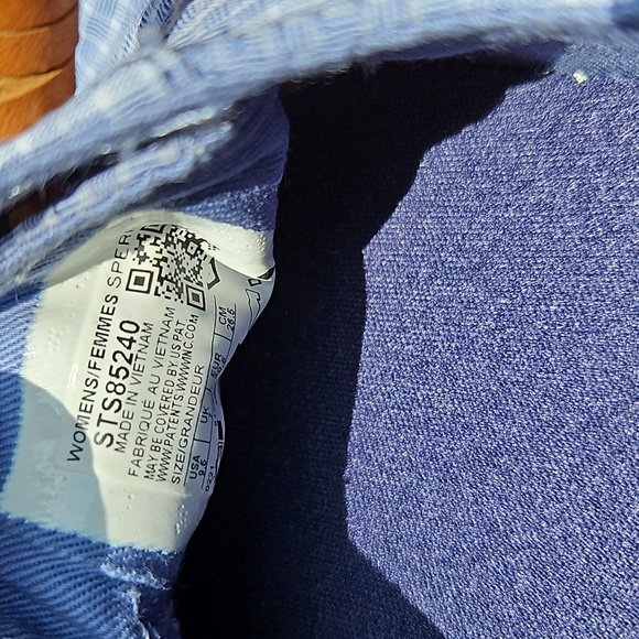 Sperry Light Blue Plaid Casual Boat Sneakers with Brown Laces, 9.5 - Picture 8 of 8